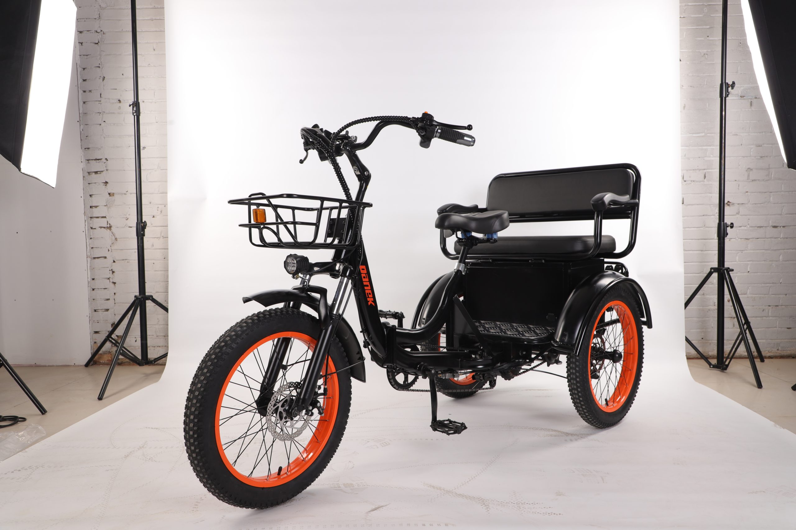 Electric tricycles for urban leisure, sightseeing, and elderly transportation
